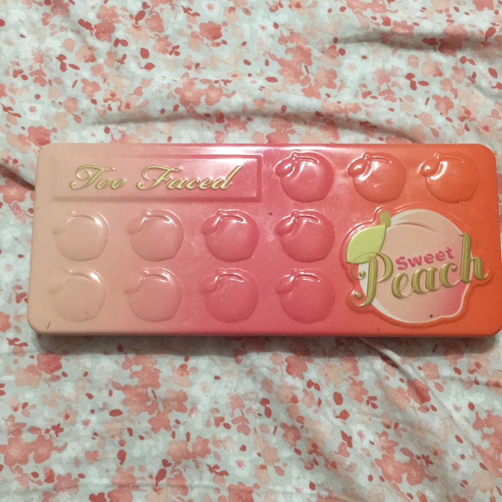Too Faced Sweet Peach eyeshadow palette🍑